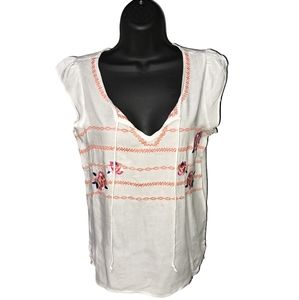 BRAND NEW WITHOUT TAGS WHITE BLOUSE WITH BEAUTIFUL EMBROIDERED DETAILS